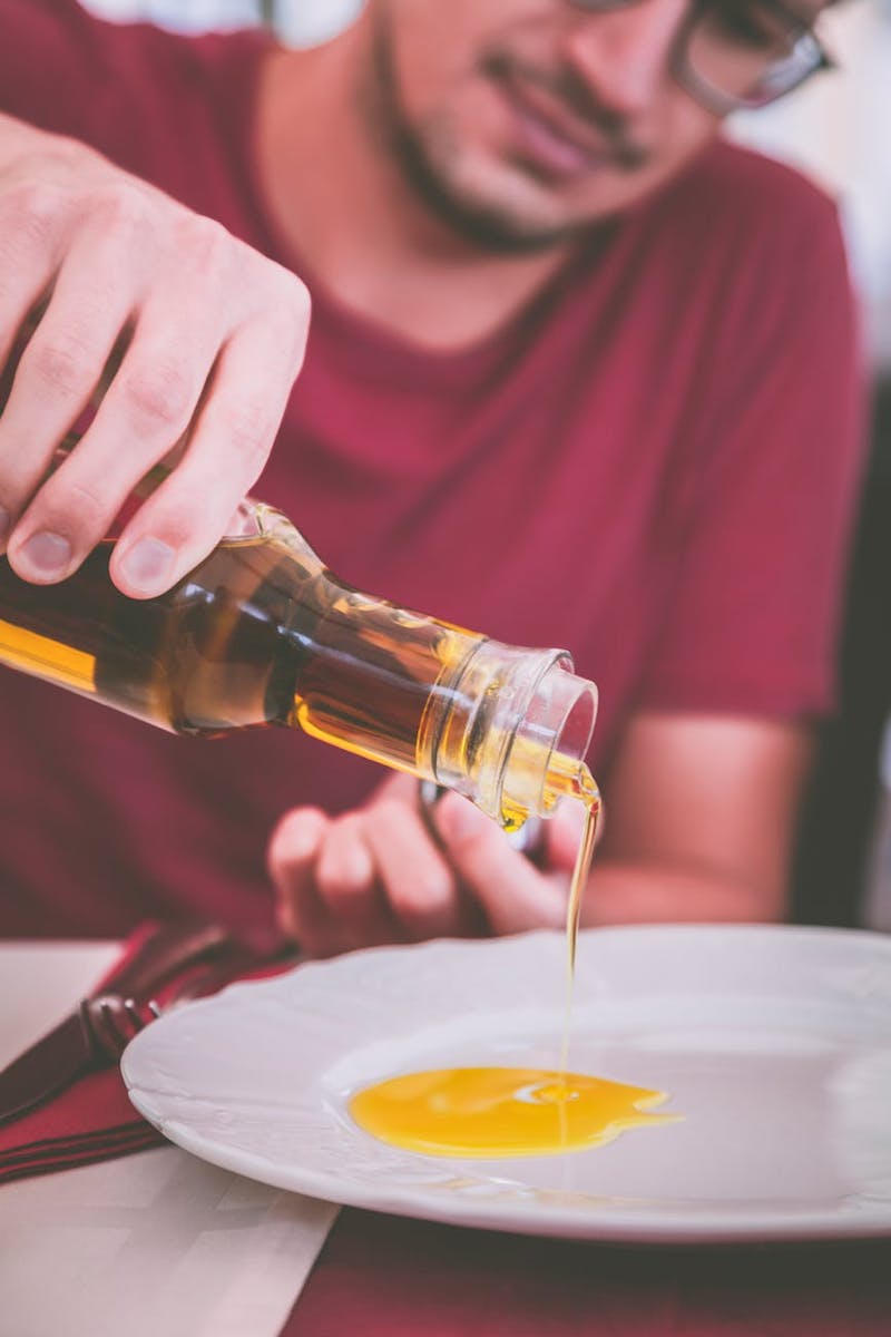 ClioMakeUp-usi-alternativi-olio-oliva-2-alimentazione.jpg