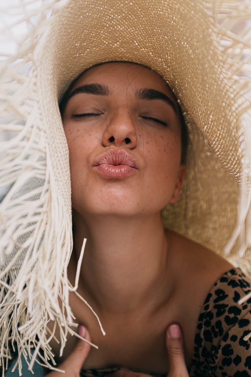 ClioMakeUp-usi-alternativi-olio-oliva-23-labbra.jpg