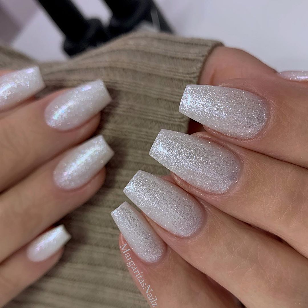 Cliomakeup-unghie-white-winter-nails-7-toatl-glitter