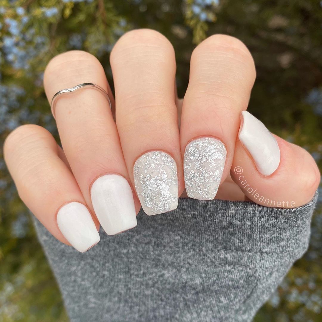 Cliomakeup-unghie-white-winter-nails-8-glitter-bianchi