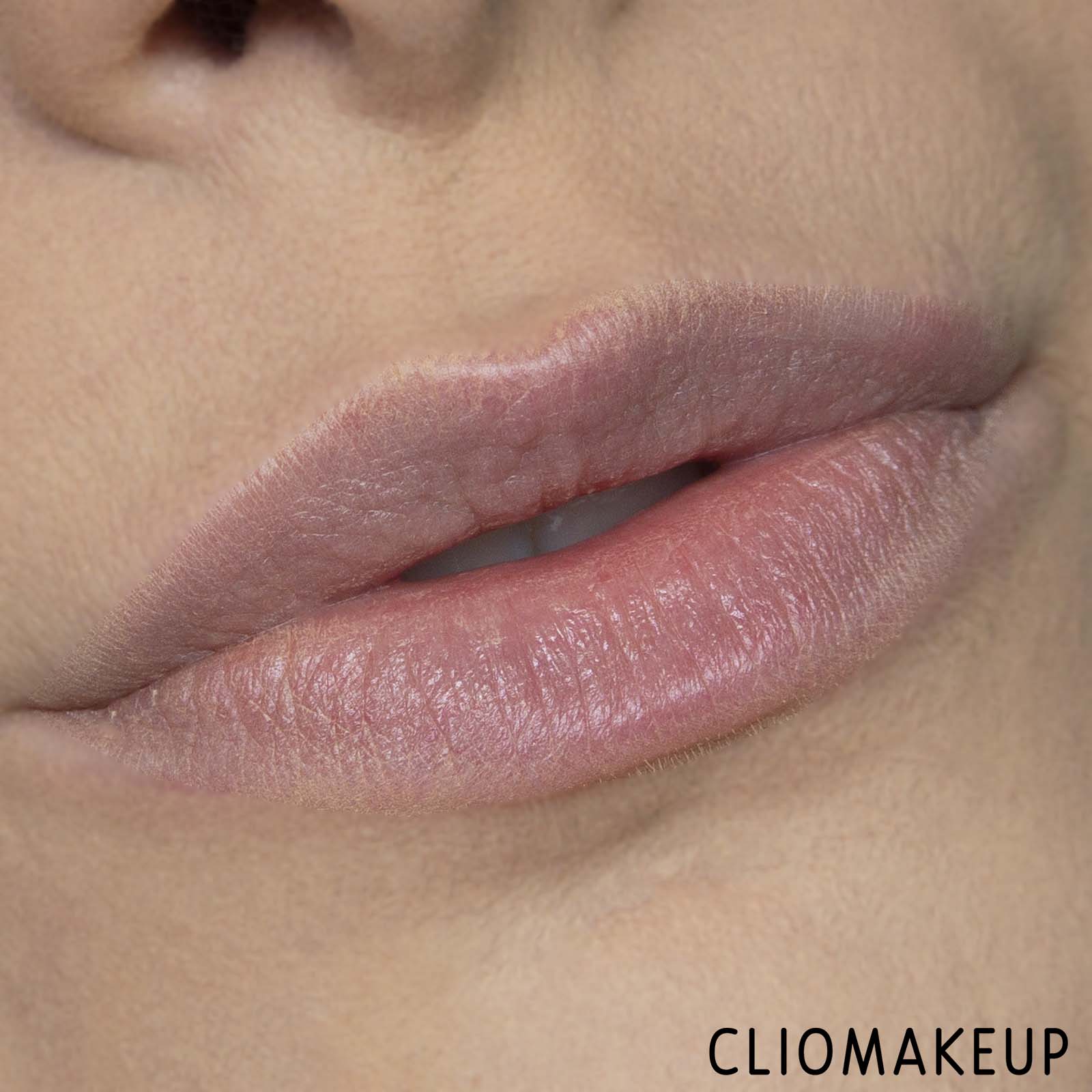 cliomakeup-recensione-rossetto-liquido-kiko-party-all-night-metallic-lip-paint-11