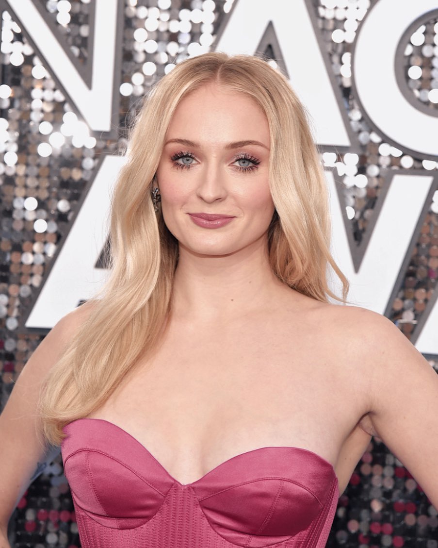 cliomakeup-sag-awards-2020-8-sophier-turner-trucco