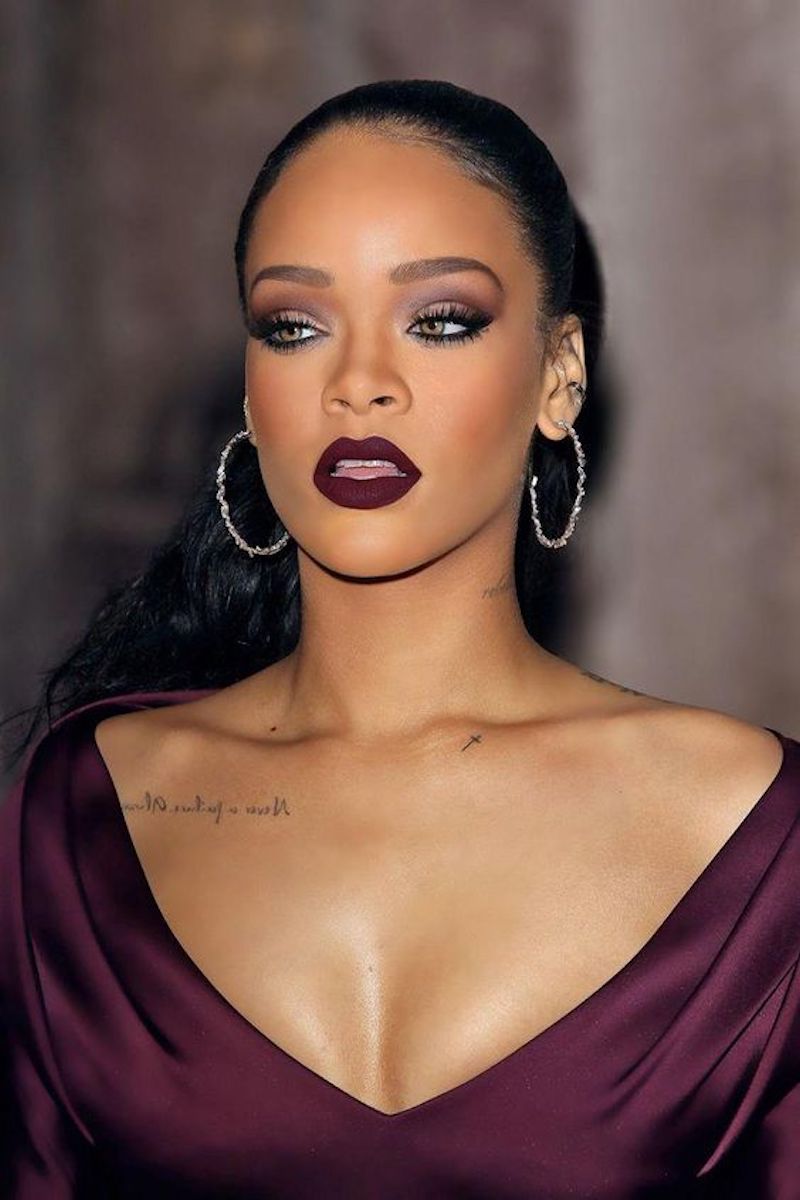 ClioMakeUp-come-evitare-rossetto-denti-8-opaco-mat-rihanna.jpg
