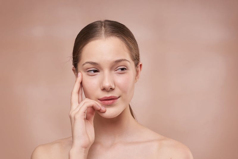 ClioMakeUp-creme-viso-notte-inverno-2020-9-pelle-luminosa-sana.jpg
