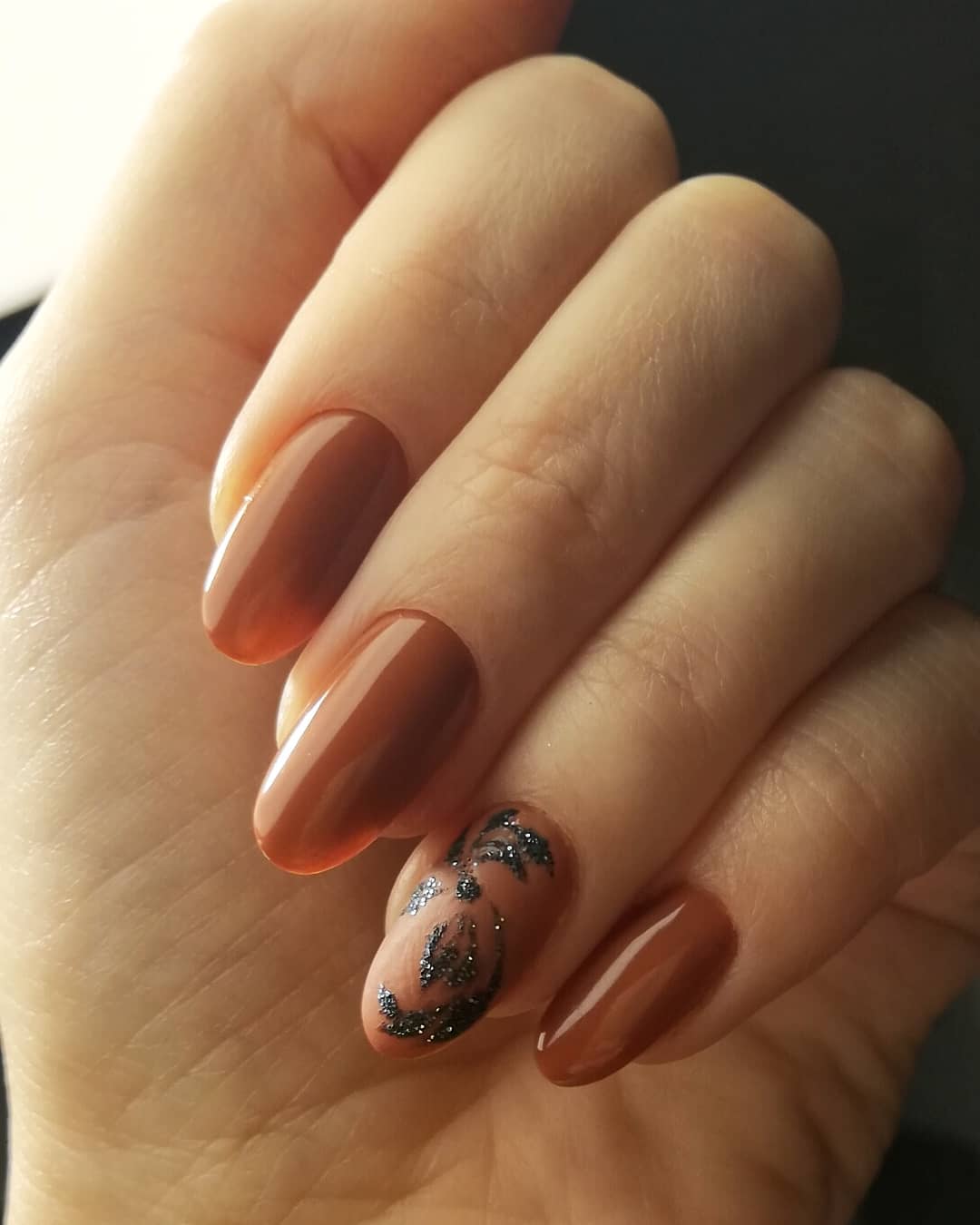Cliomakeup-unghie-caramel-latte-14-klaudiazajaczkowska