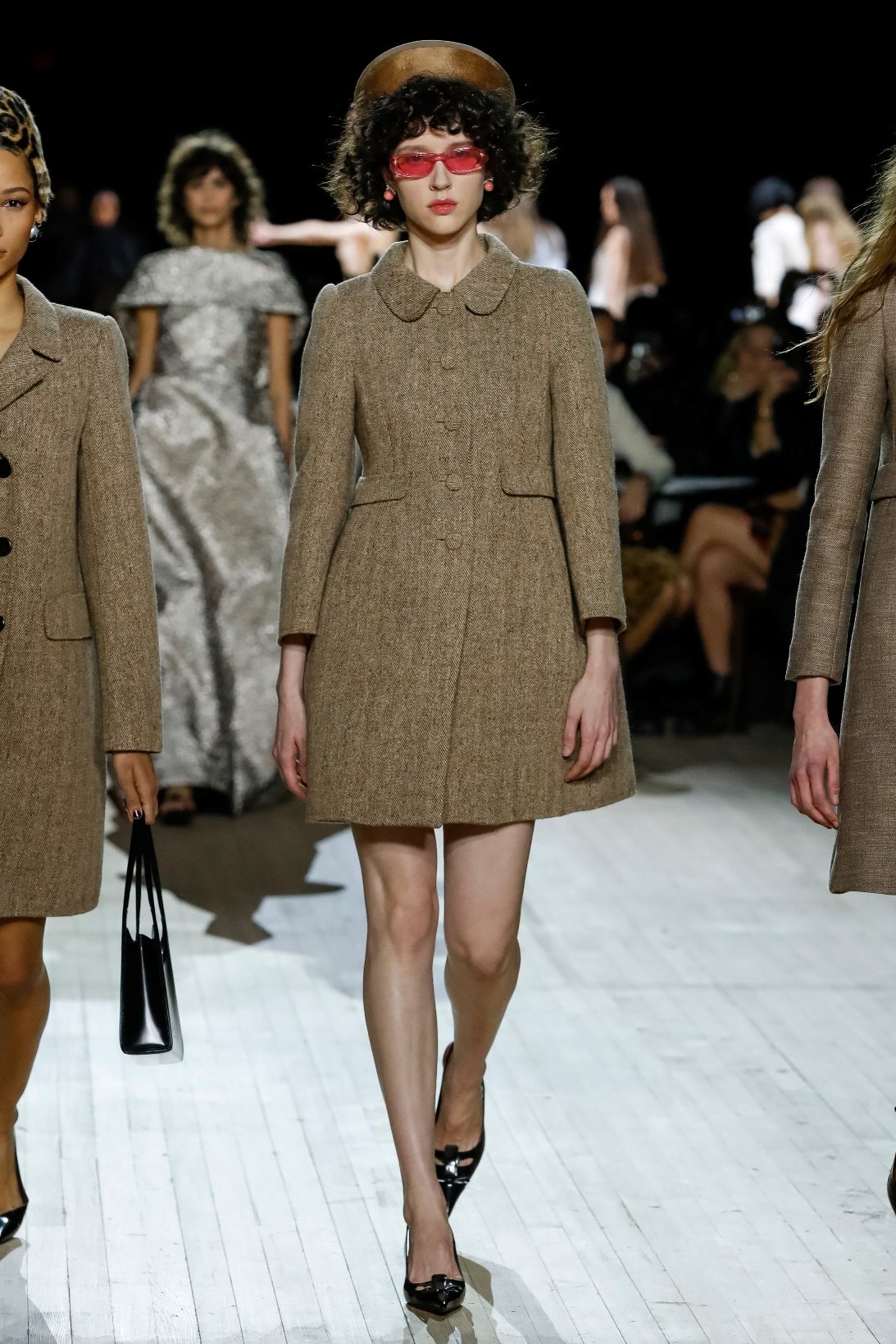 cliomakeup-pantone-colori-autunno-inverno-2020-2021-18-neutro-marcjacobs