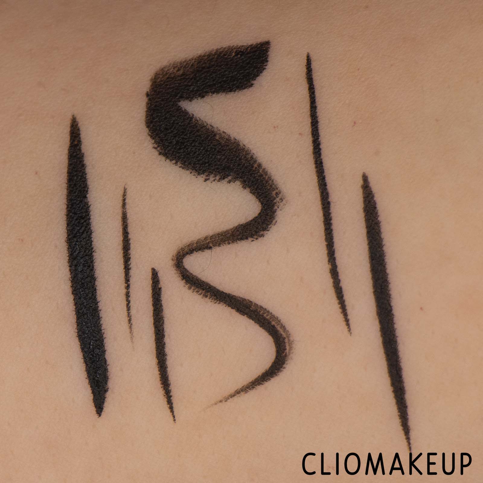 cliomakeup-recensione-eyeliner-rimmel-wonder-ink-eyeliner-7
