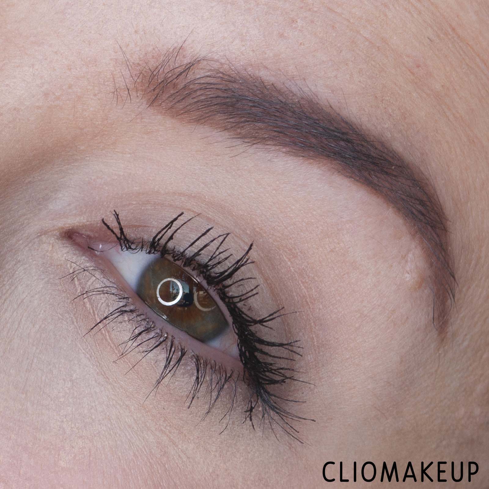 cliomakeup-recensione-mascara-fenty-beauty-full-frontal-volume-lift-e-curl-mascara-13