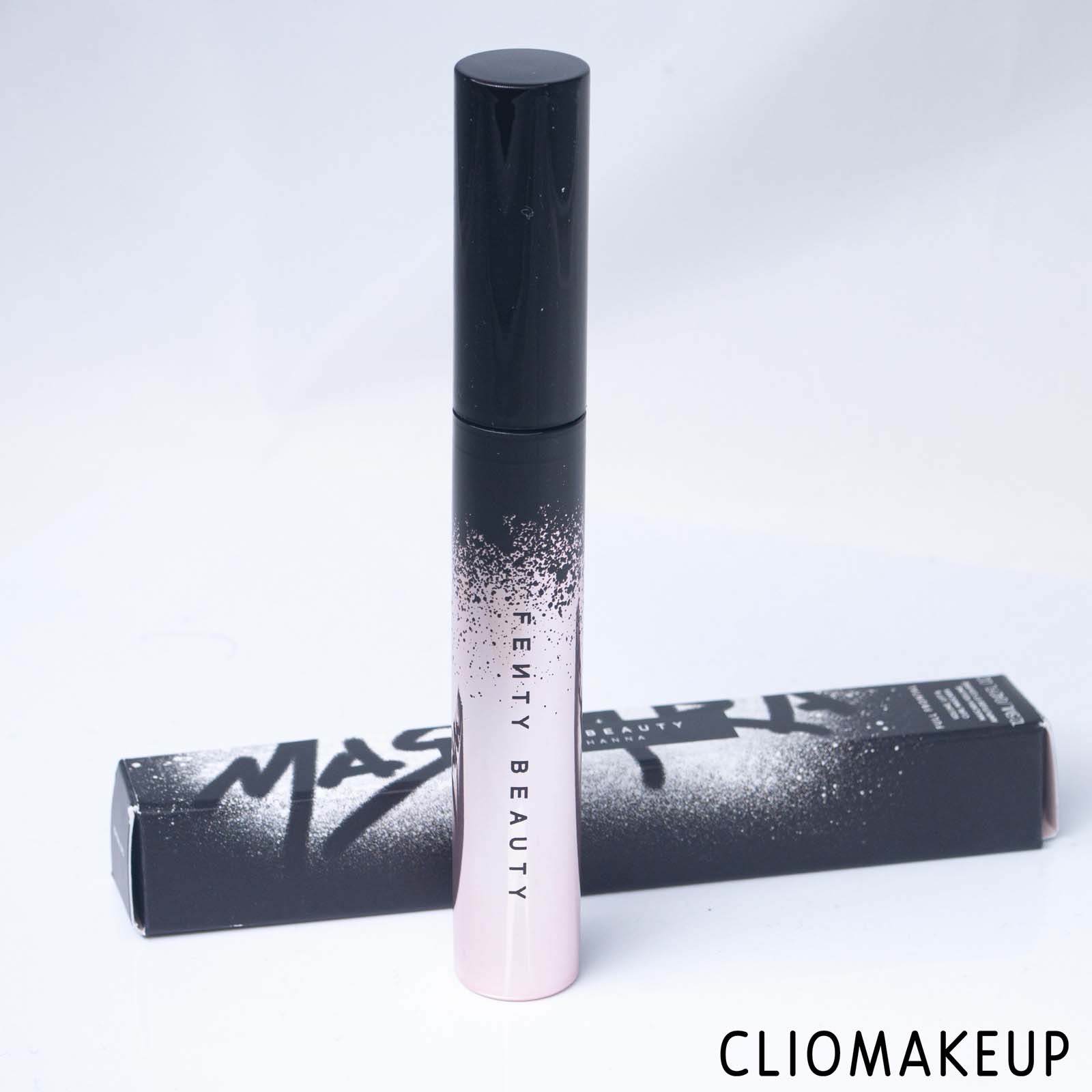 cliomakeup-recensione-mascara-fenty-beauty-full-frontal-volume-lift-e-curl-mascara-4
