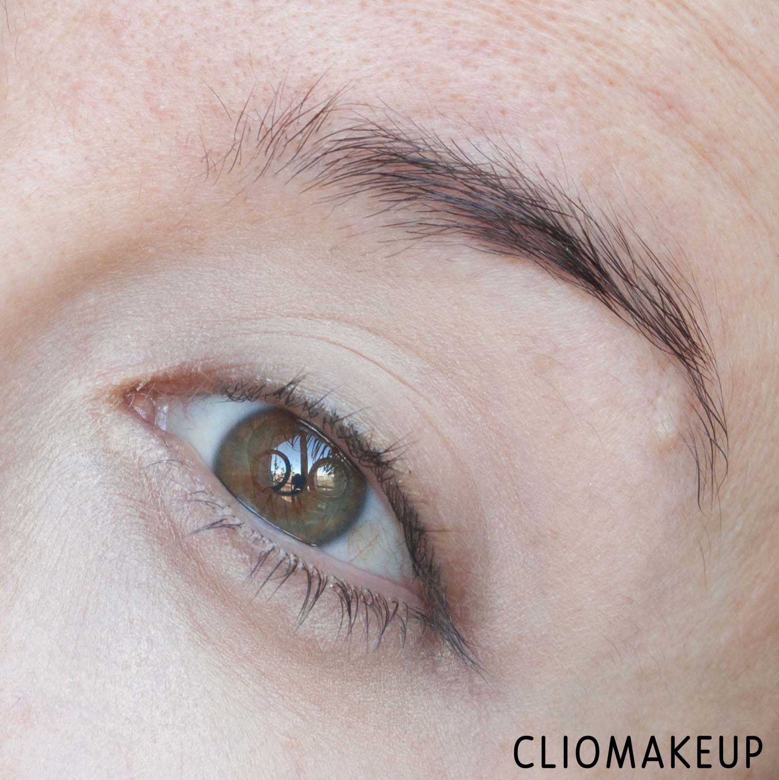 cliomakeup-recensione-mascara-fenty-beauty-full-frontal-volume-lift-e-curl-mascara-8