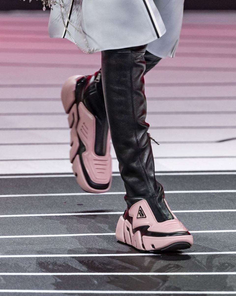 cliomakeup-tendenze-milano-fashion-week-febbraio-2020-32-prada-stivali