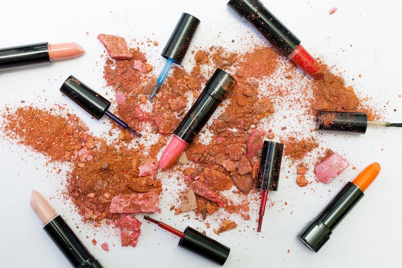 ClioMakeUp-frasi-belle-make-up-10-cosmetici.jpg