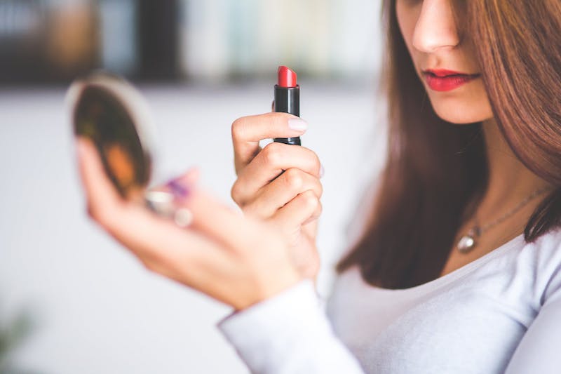 ClioMakeUp-frasi-belle-make-up-8-rossetto-rosso.jpg