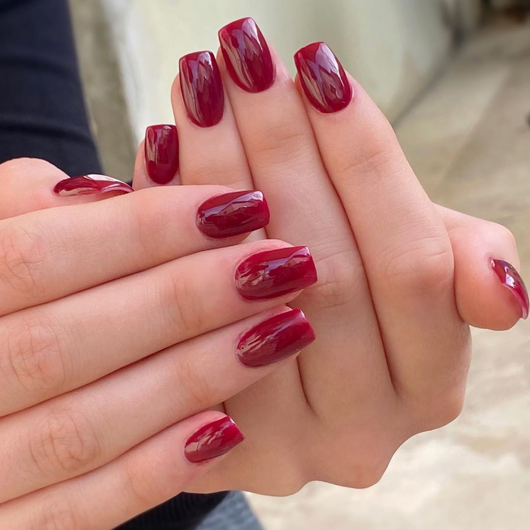 Cliomakeup-unghie-rosso-cherry-pie-10-parukeri_estetik_ema_ida