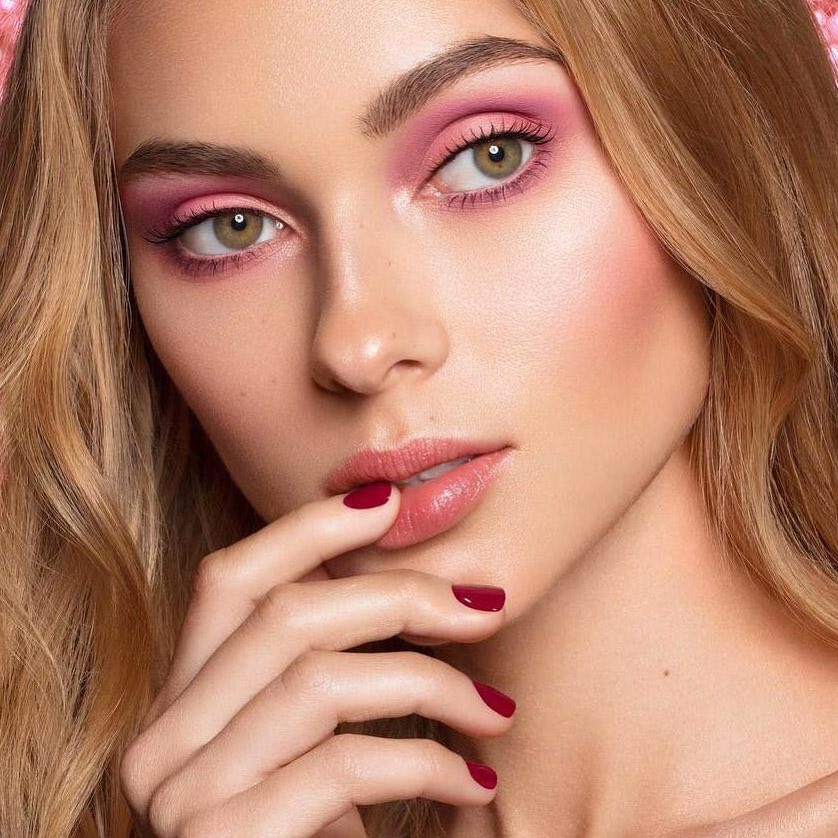 Cliomakeup-unghie-rosso-cherry-pie-19-trucco-rosa