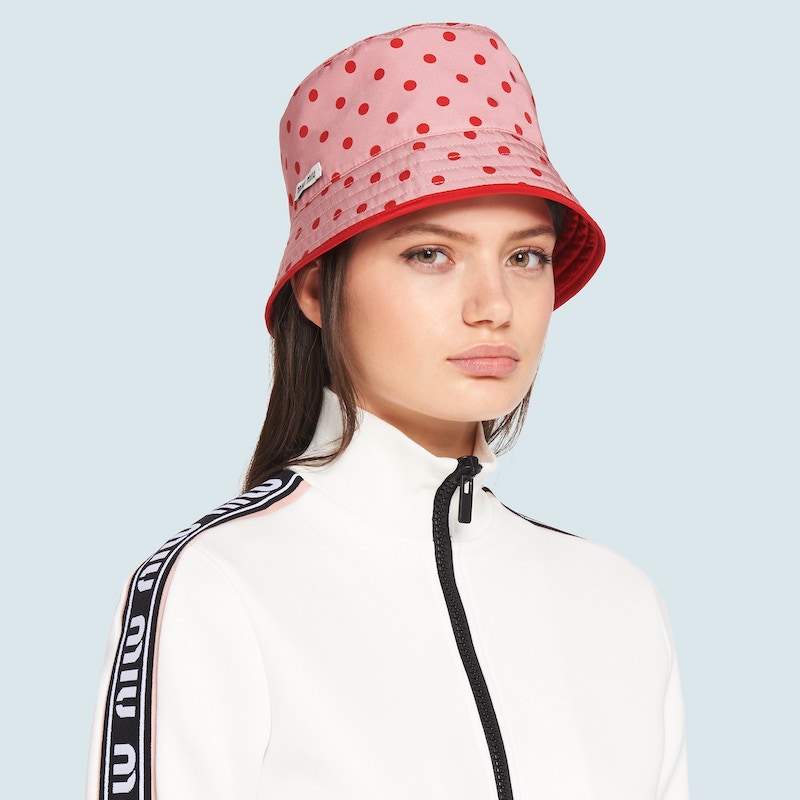 cliomakeup-bucket-hat-teamclio-10