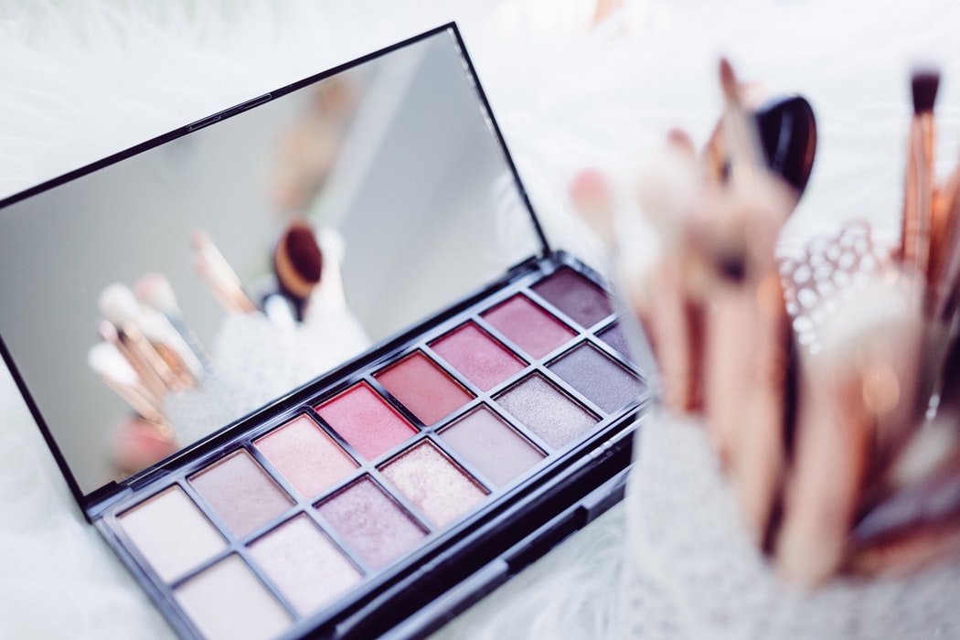 cliomakeup-come-pulire-trucchi-palette-5-palette