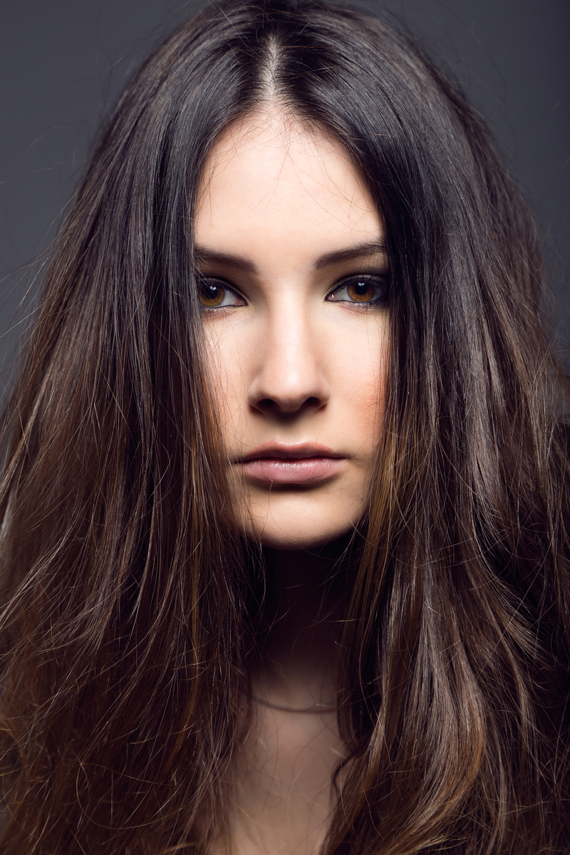 cliomakeup-come-schiarire-capelli-scuri-hair-contouring