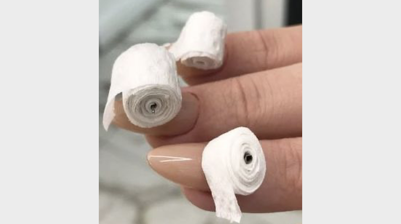 cliomakeup-manicure-brutte-23-carta-igienica