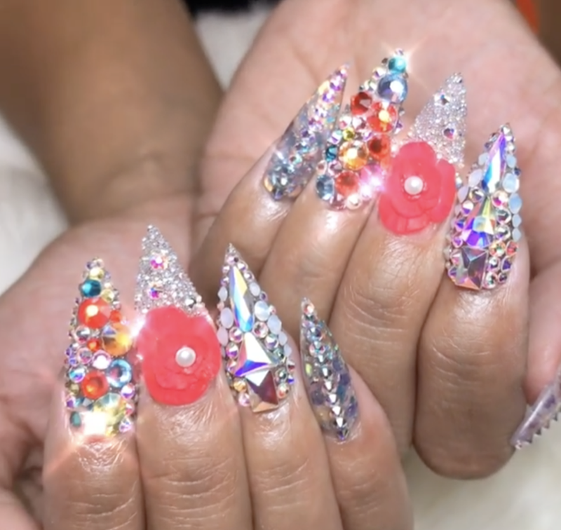 cliomakeup-manicure-che-stanno-male-8-too-much