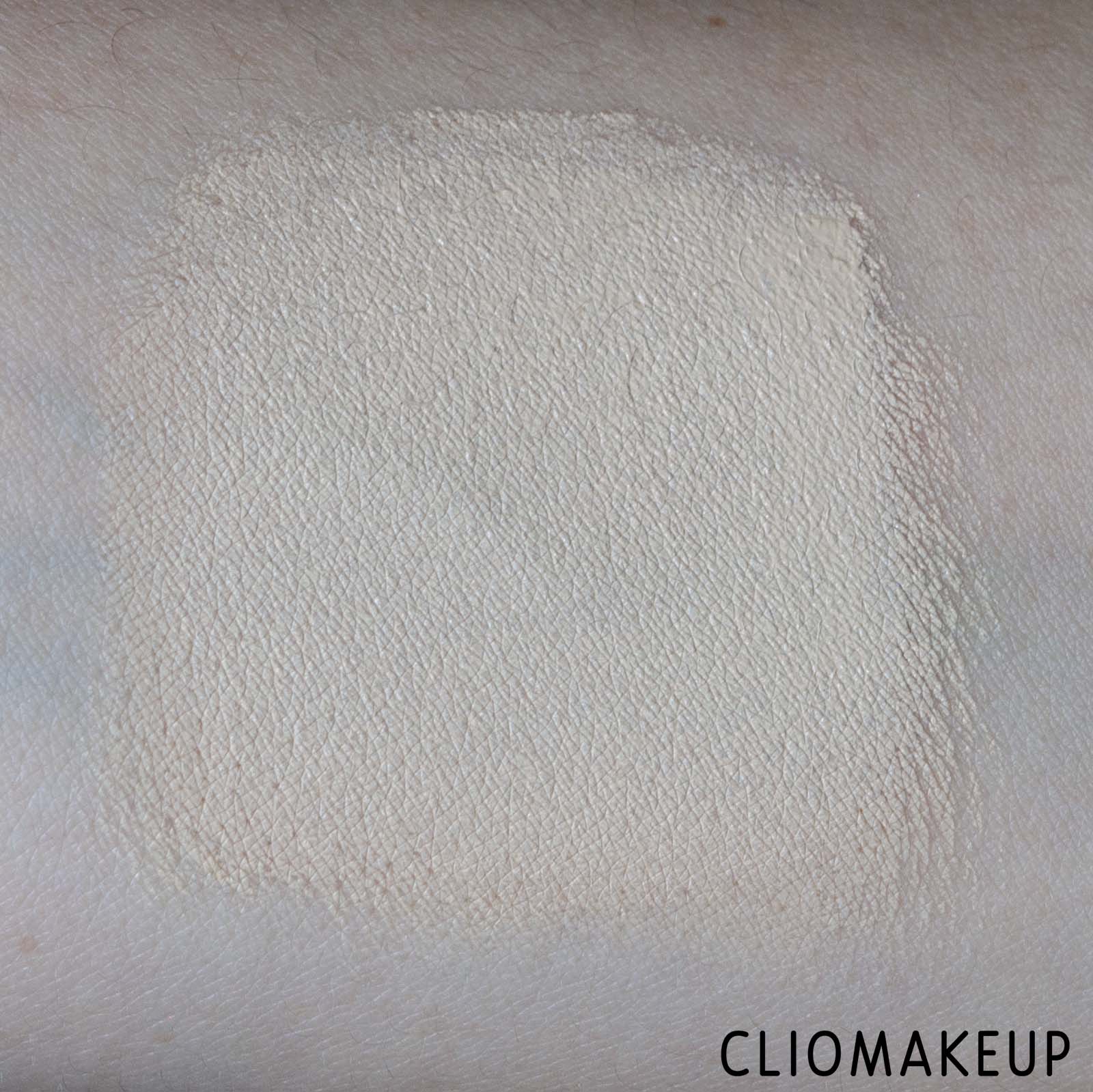 cliomakeup-recensione-correttore-hourglass-vanish-airbrush-concealer-9