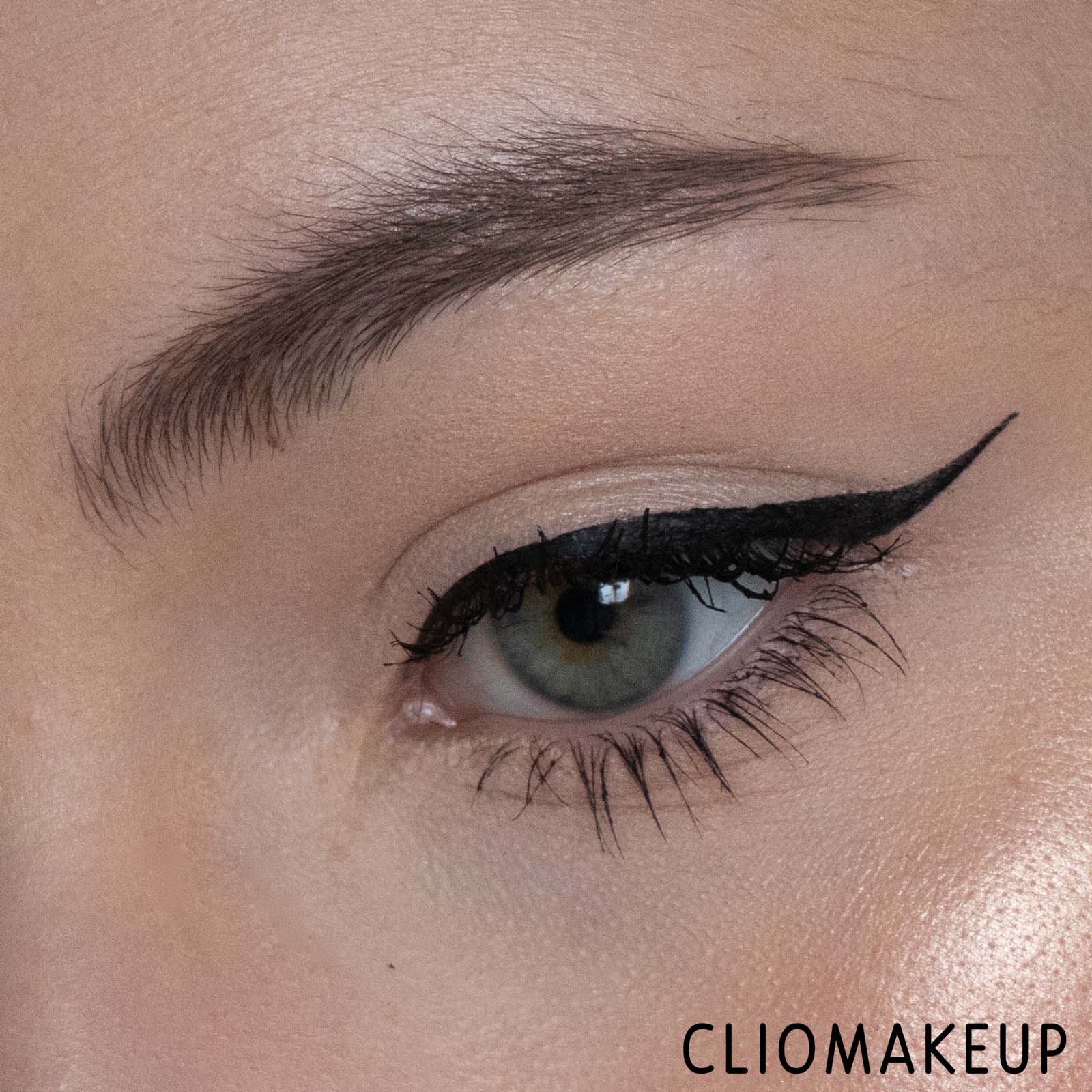 cliomakeup-recensione-gel-sopracciglia-mac-eye-brows-big-boost-fibre-gel-10