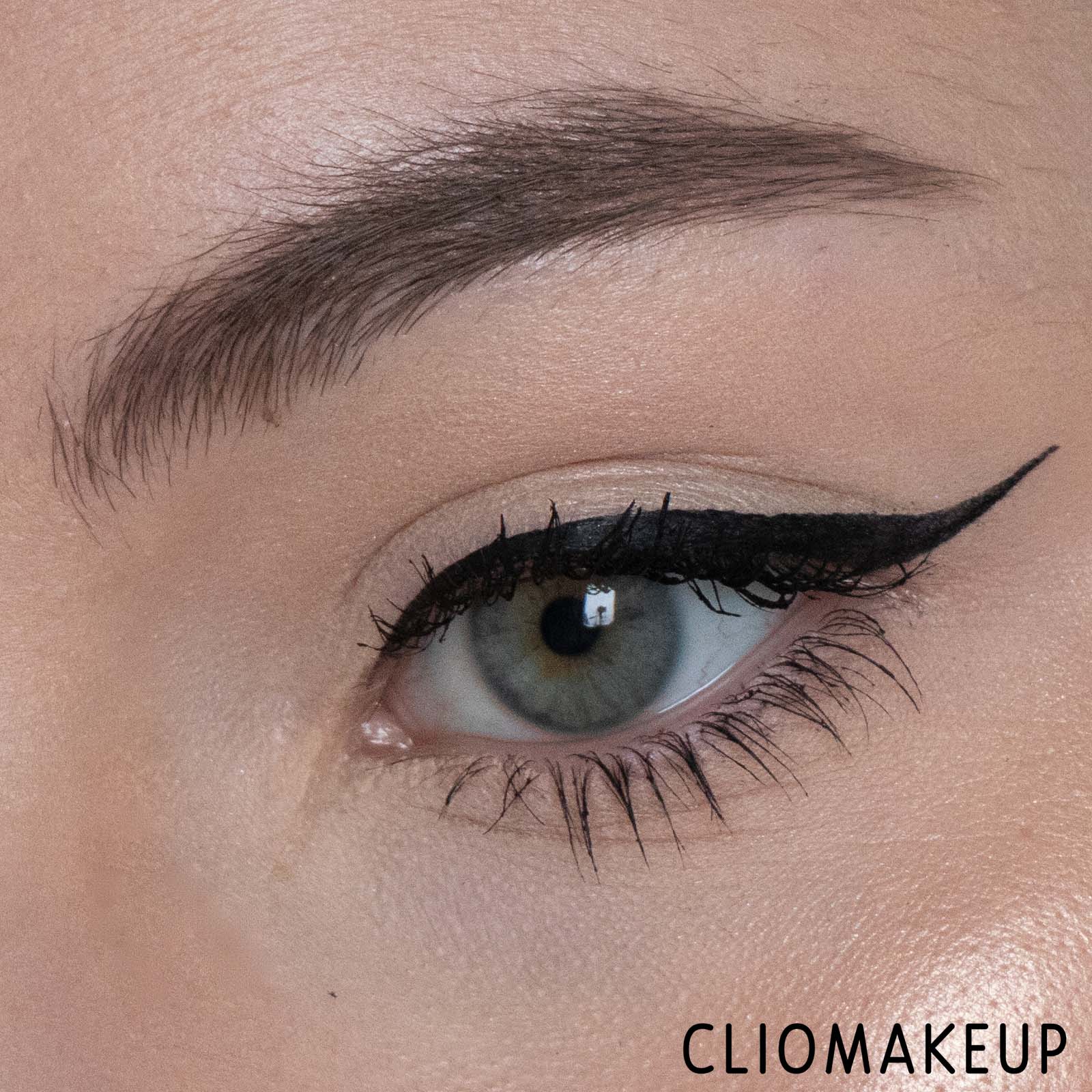 cliomakeup-recensione-gel-sopracciglia-mac-eye-brows-big-boost-fibre-gel-12
