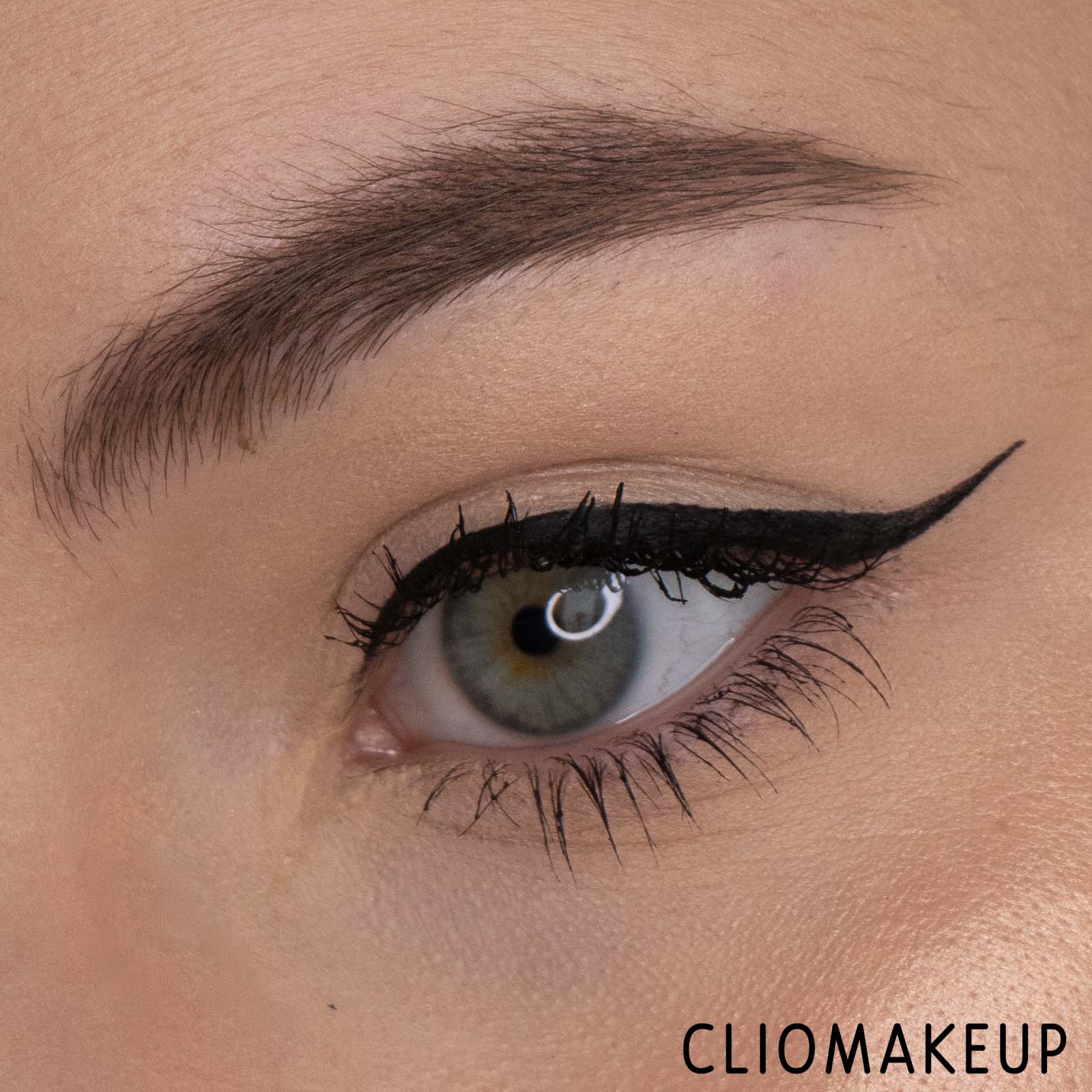 cliomakeup-recensione-gel-sopracciglia-mac-eye-brows-big-boost-fibre-gel-13