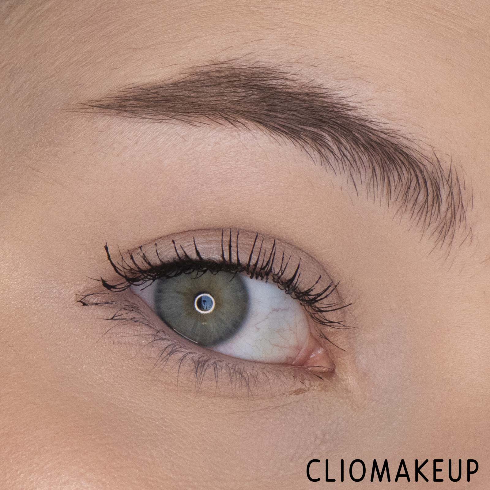 cliomakeup-recensione-mascara-essence-maximum-definition-waterproof-volume-mascara-11