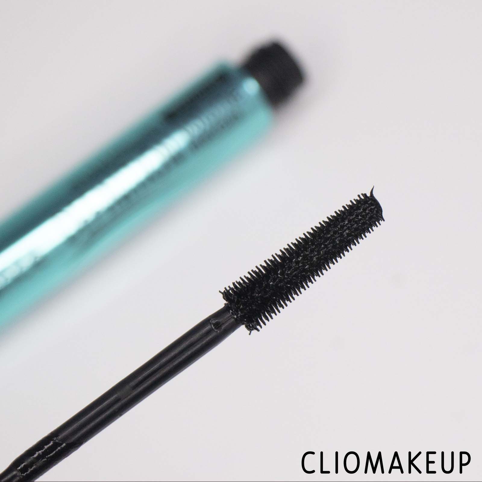 cliomakeup-recensione-mascara-essence-maximum-definition-waterproof-volume-mascara-5