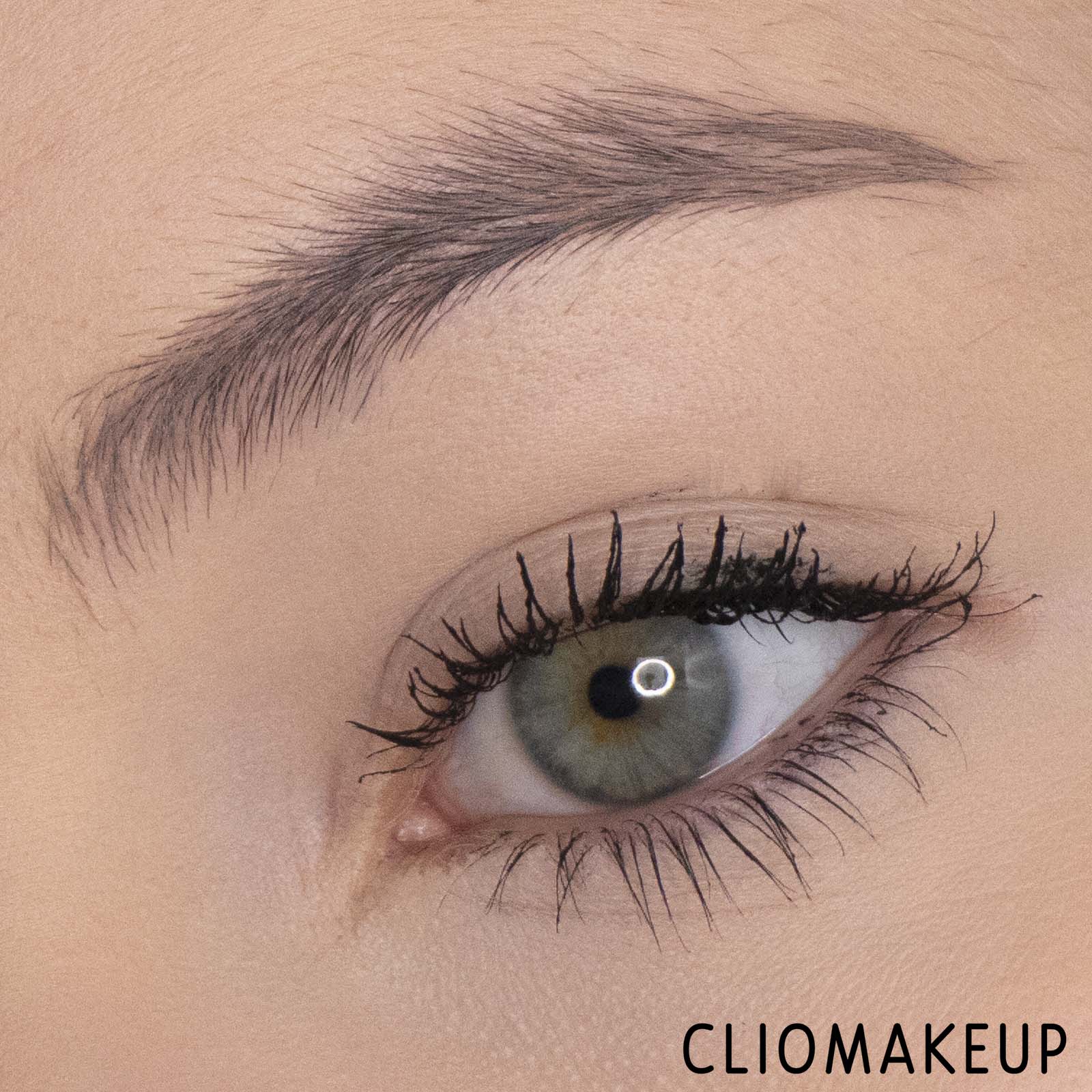 cliomakeup-recensione-mascara-kiko-darker-volume-e-colour-intensifier-mascara-13