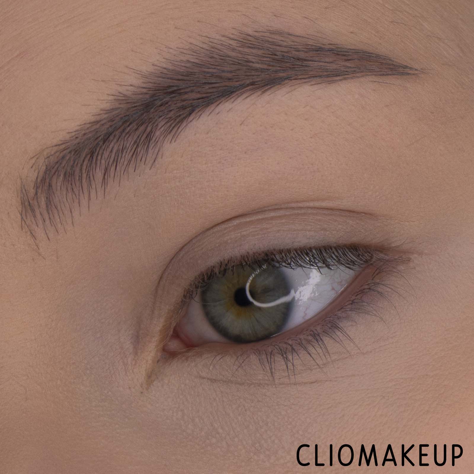 cliomakeup-recensione-mascara-kiko-darker-volume-e-colour-intensifier-mascara-9