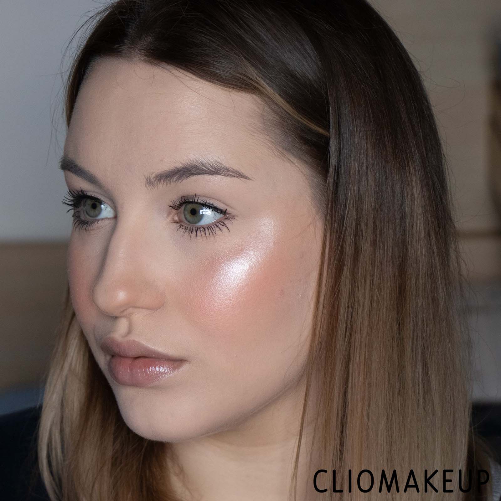 cliomakeup-recensione-palette-essence-choose-your-glow-highlighter-palette-10