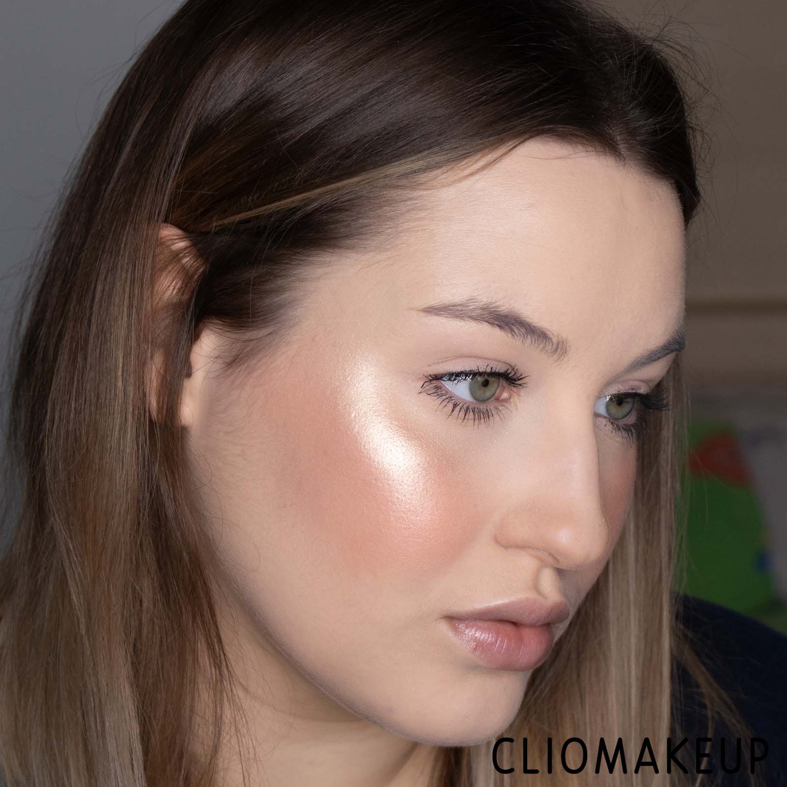 cliomakeup-recensione-palette-essence-choose-your-glow-highlighter-palette-15
