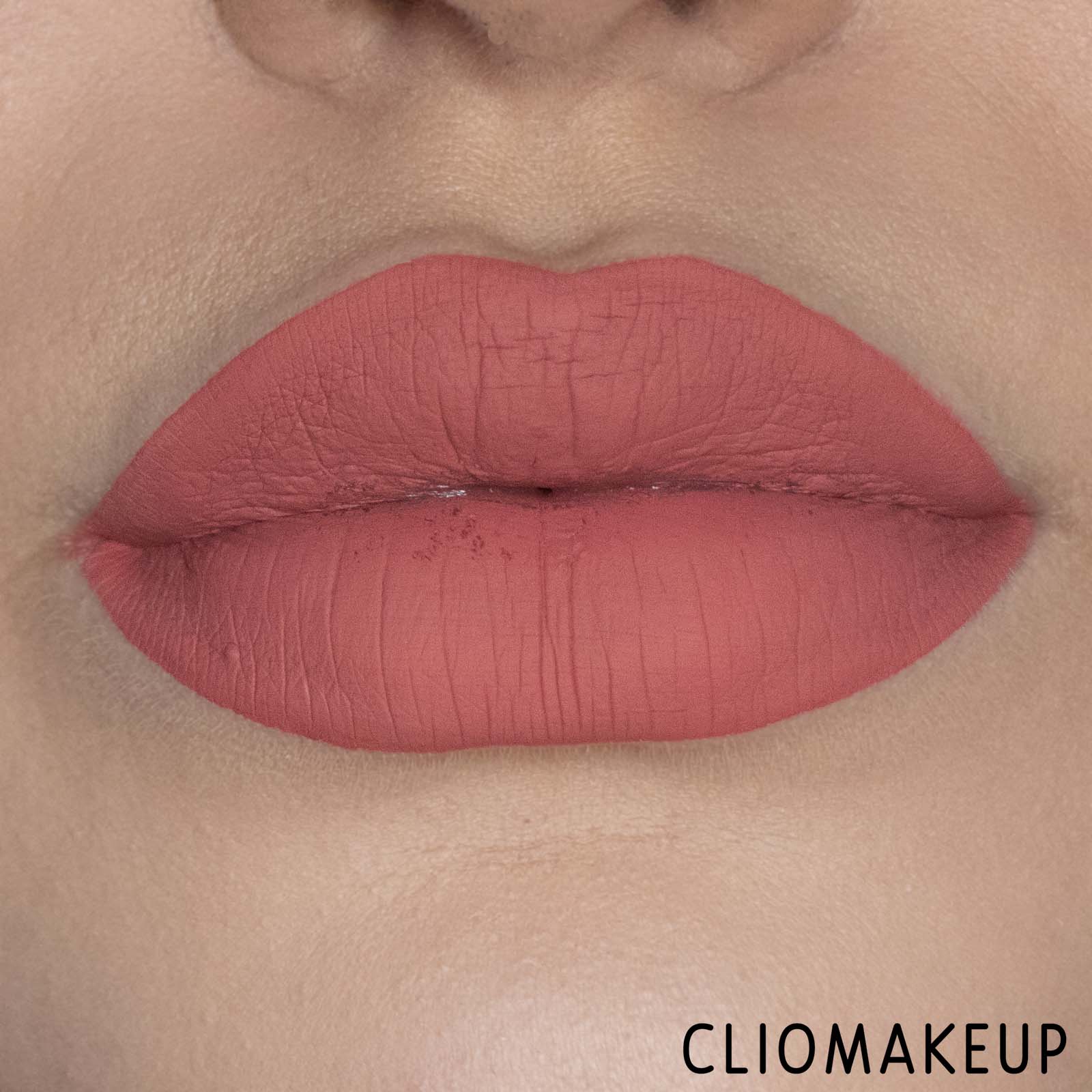 cliomakeup-recensione-rossetti-liquidi-essence-stay-8h-matte-liquid-lipstick-10