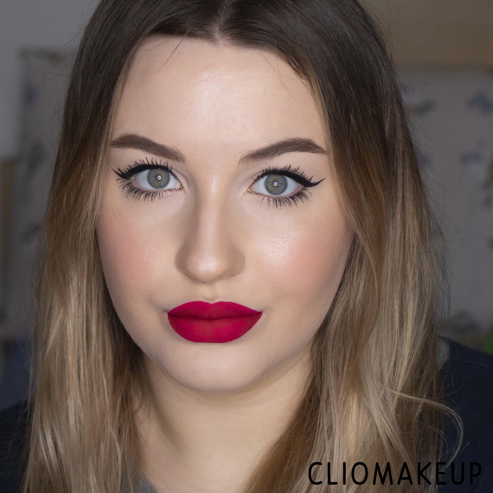 cliomakeup-recensione-rossetti-liquidi-essence-stay-8h-matte-liquid-lipstick-15