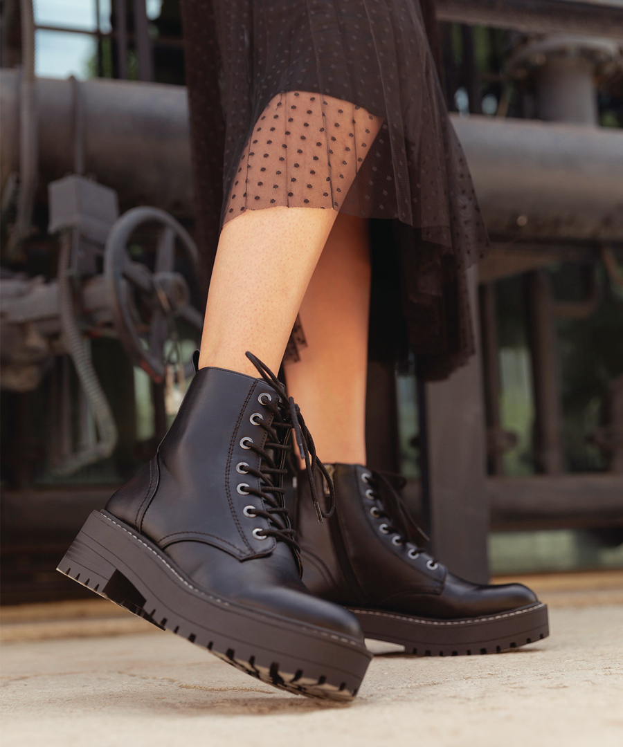 Cliomakeup-quali-scarpe-abbinare-vestito-lungo-11-anfibi-neri-stradivarius