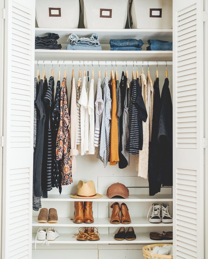 marie kondo: armadio organizzato secondo il metodo konmari
