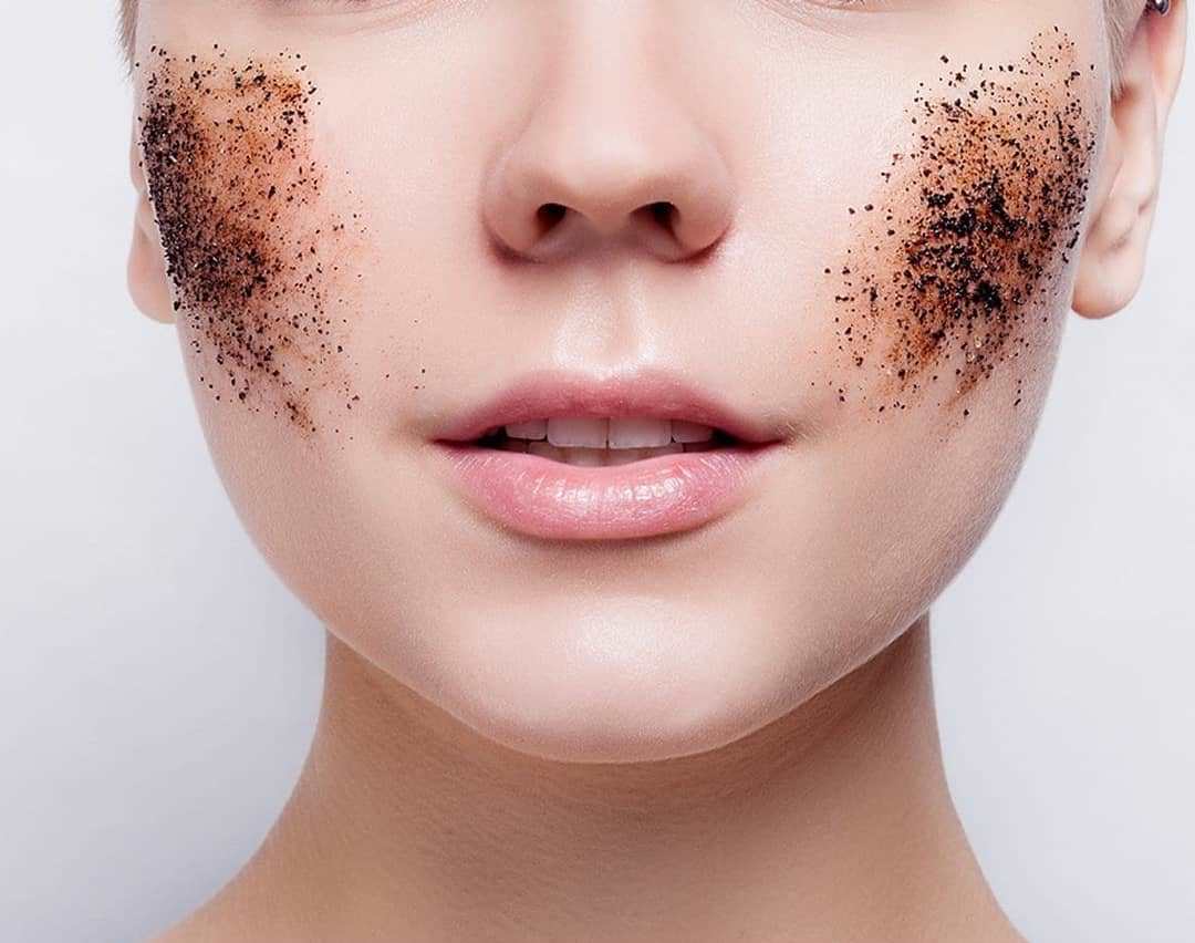 cliomakeup-peeling-viso-fai-da-te-12-scrub