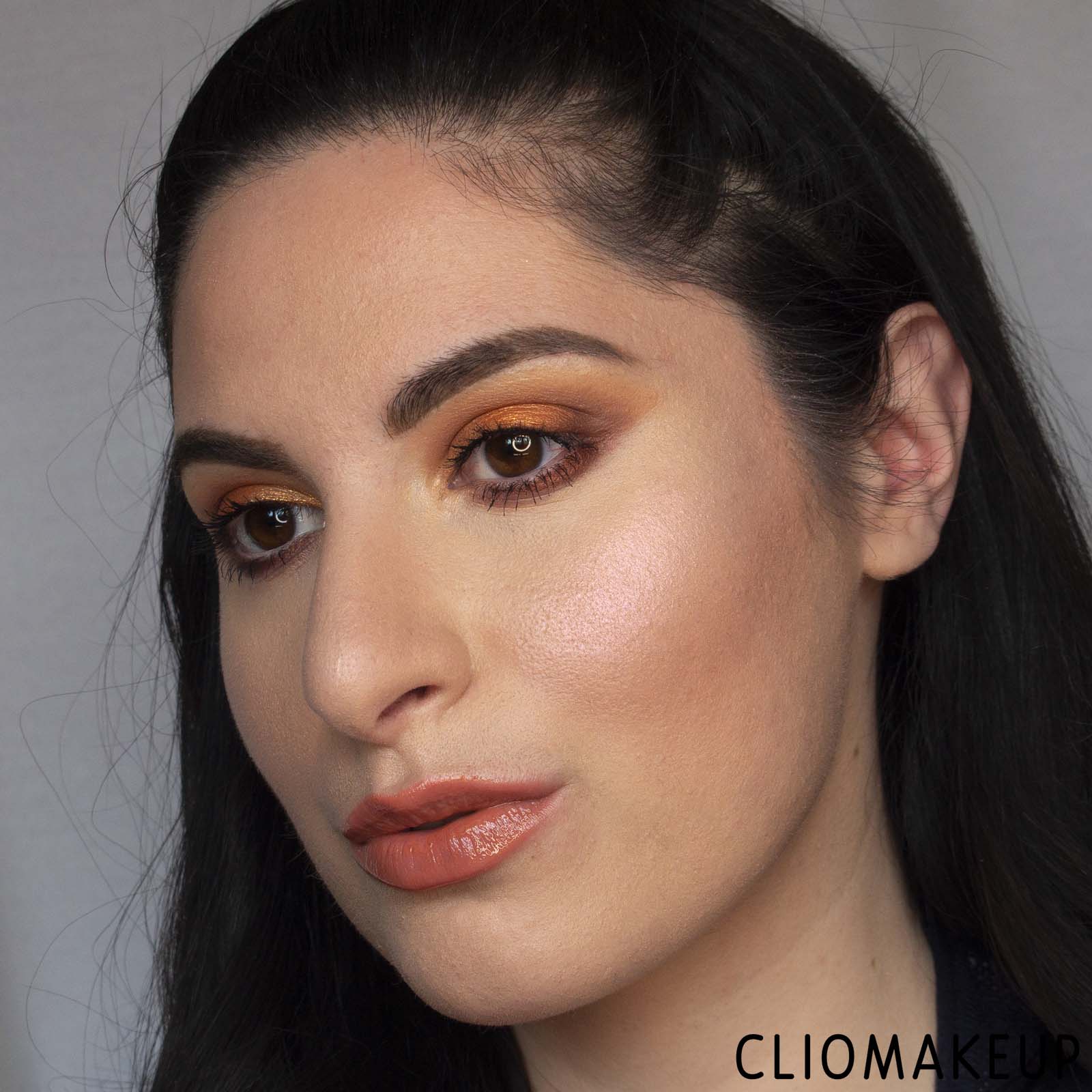 cliomakeup-recensione-illuminante-essence-bloom-baby-bloom-baked-highlighter-13