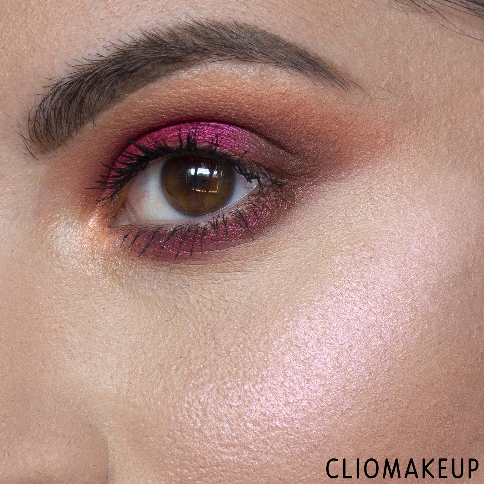cliomakeup-recensione-illuminante-essence-bloom-baby-bloom-baked-highlighter-14