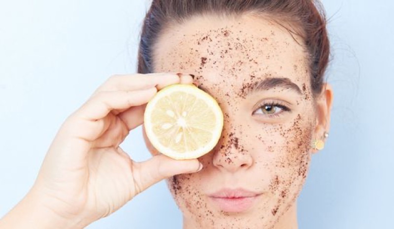 cliomakeup-scrub-viso-fatto-in-casa-5-limone