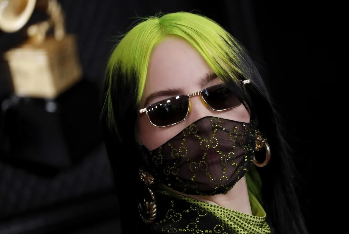 cliomakeup-occhiali-sole-mascherina-2-billie-eilish