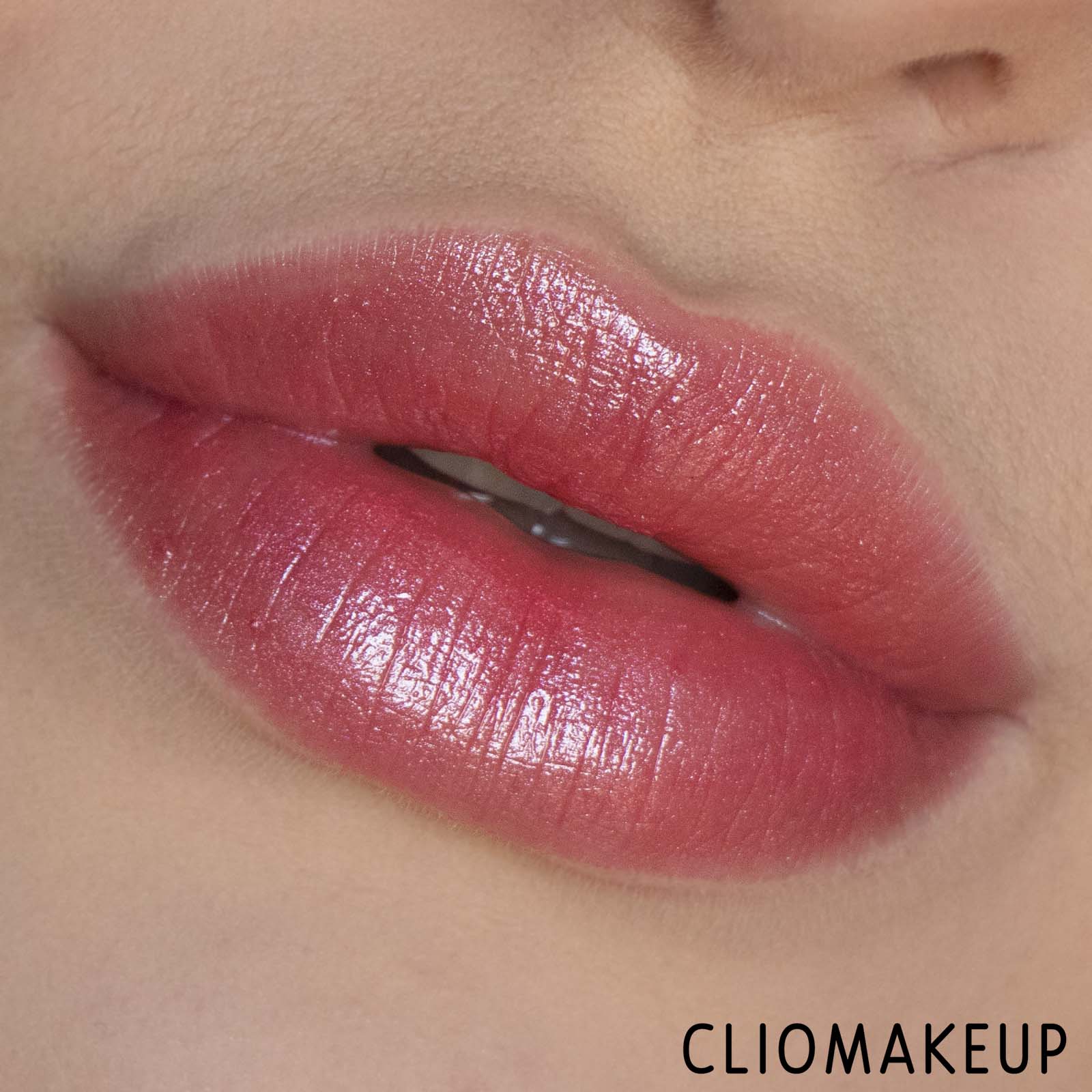 cliomakeup-recensione-balsamo-labbra-essence-fruit-kiss-caring-lip-balm-12