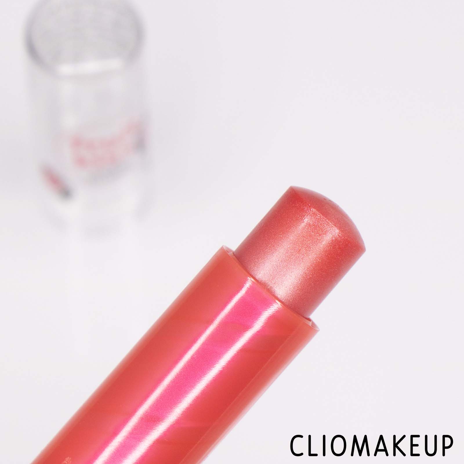 cliomakeup-recensione-balsamo-labbra-essence-fruit-kiss-caring-lip-balm-5