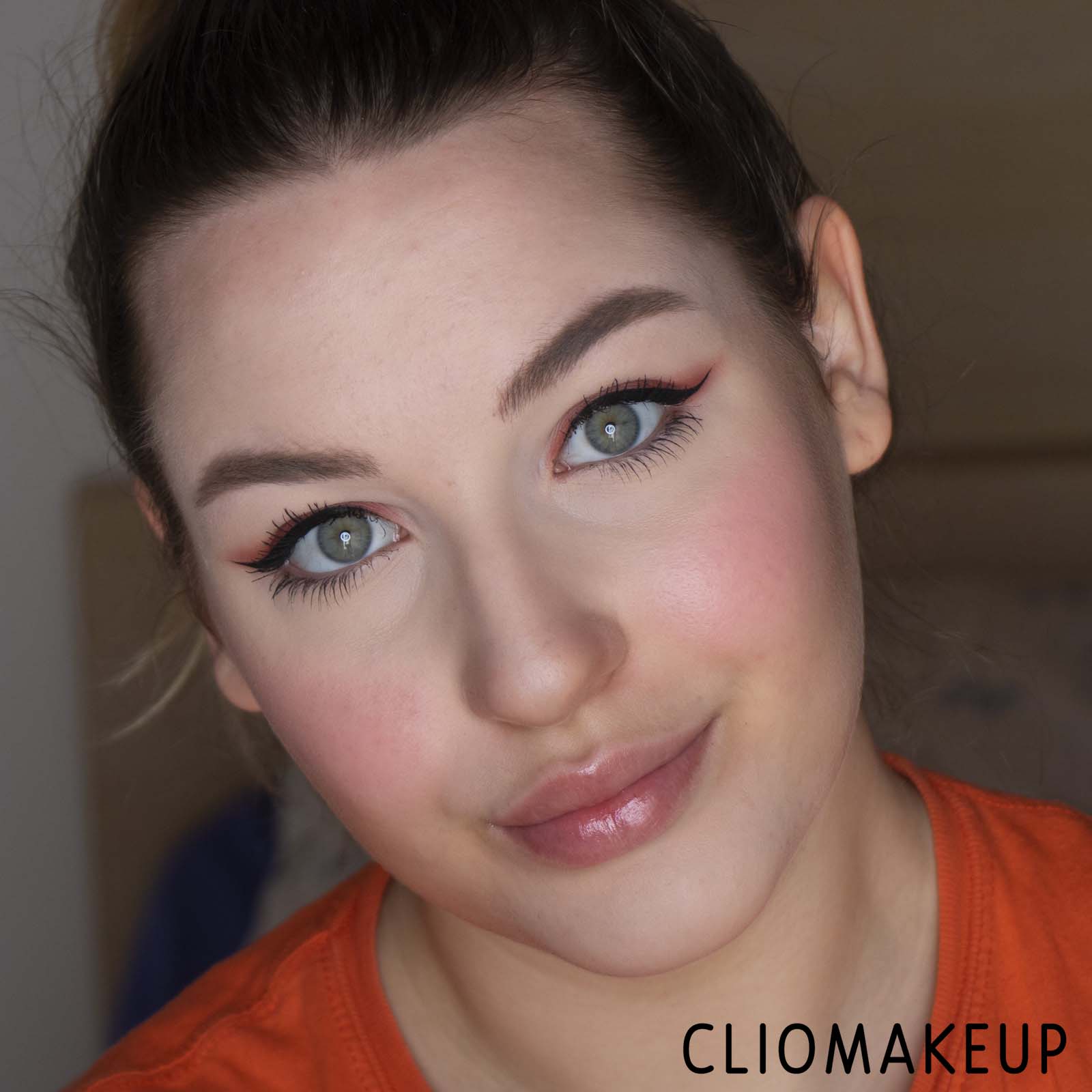 cliomakeup-recensione-blush-fenty-beauty-cheeks-out-freestyle-cream-blush-13