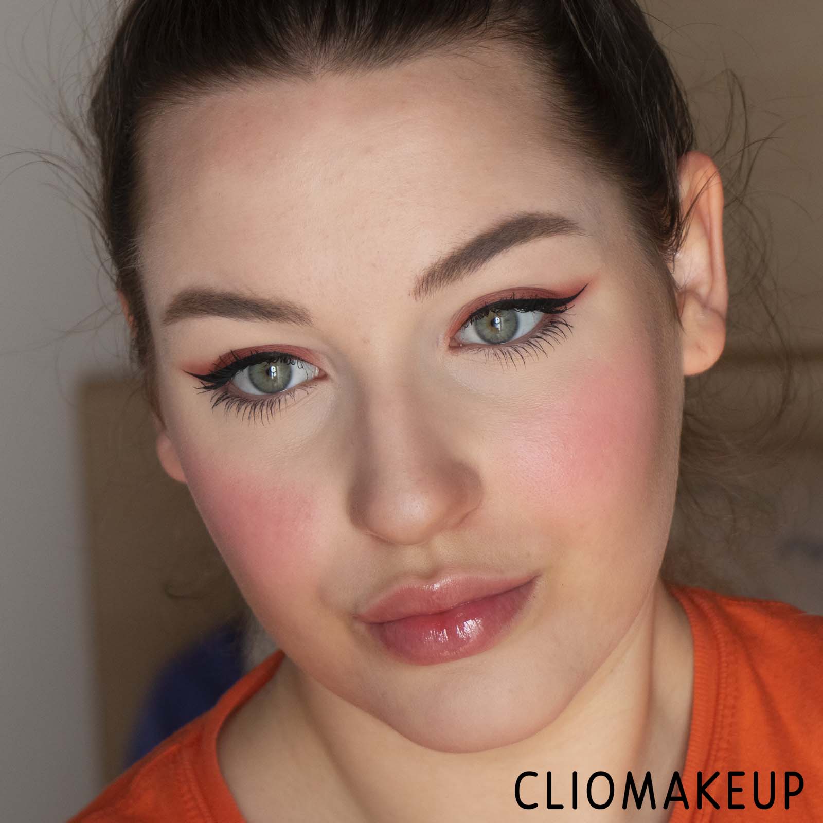 cliomakeup-recensione-blush-fenty-beauty-cheeks-out-freestyle-cream-blush-14