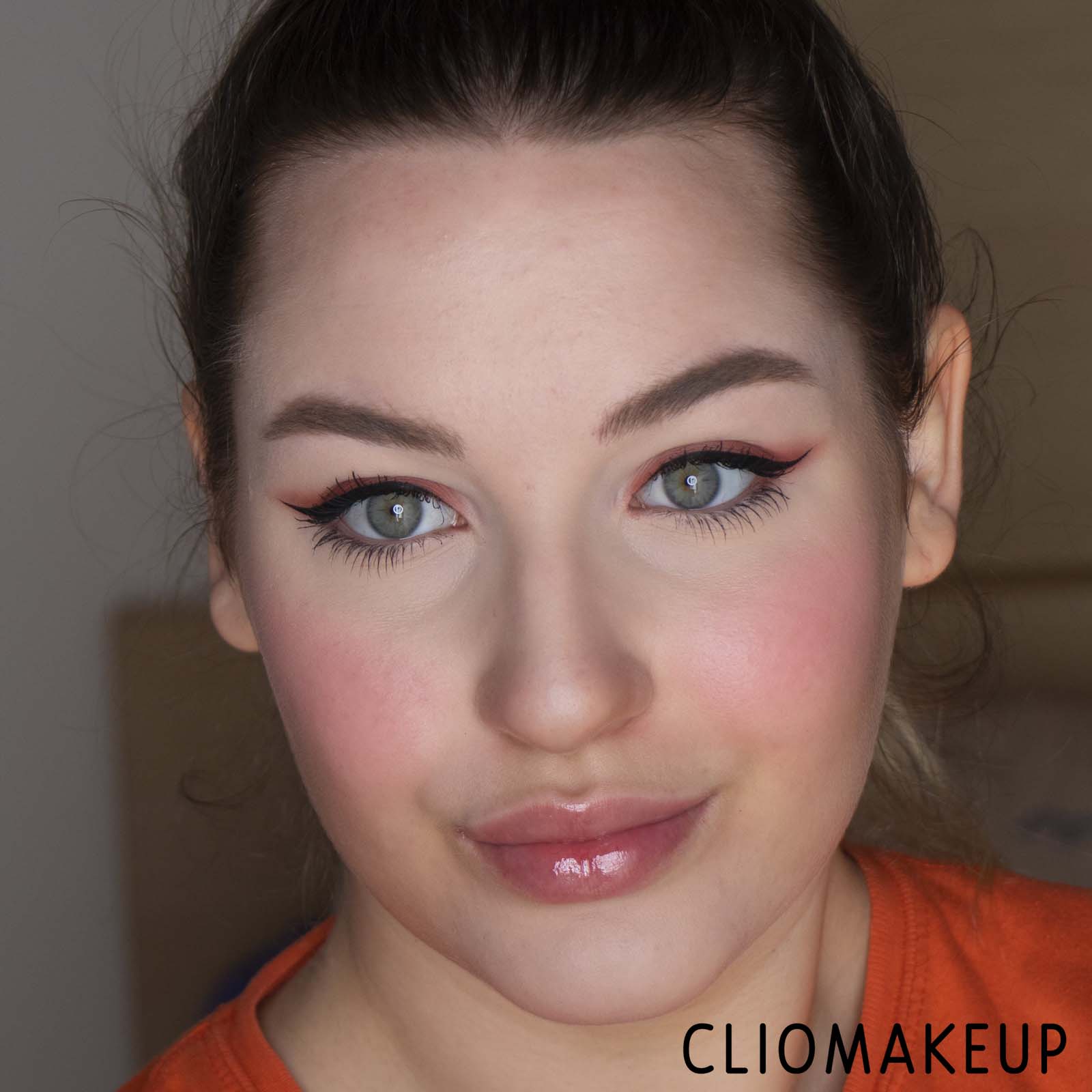 cliomakeup-recensione-blush-fenty-beauty-cheeks-out-freestyle-cream-blush-15