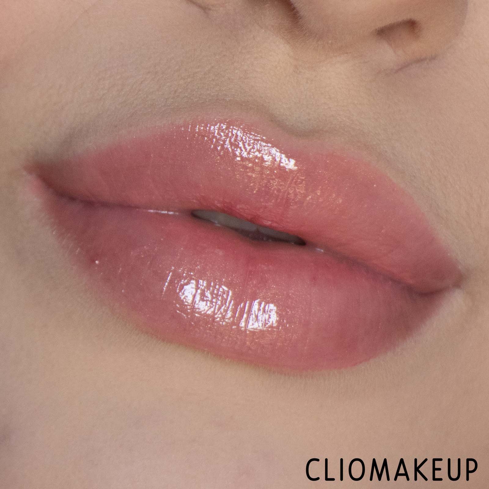 cliomakeup-recensione-gloss-mac-plenting-of-pout-plumping-lip-gloss-12