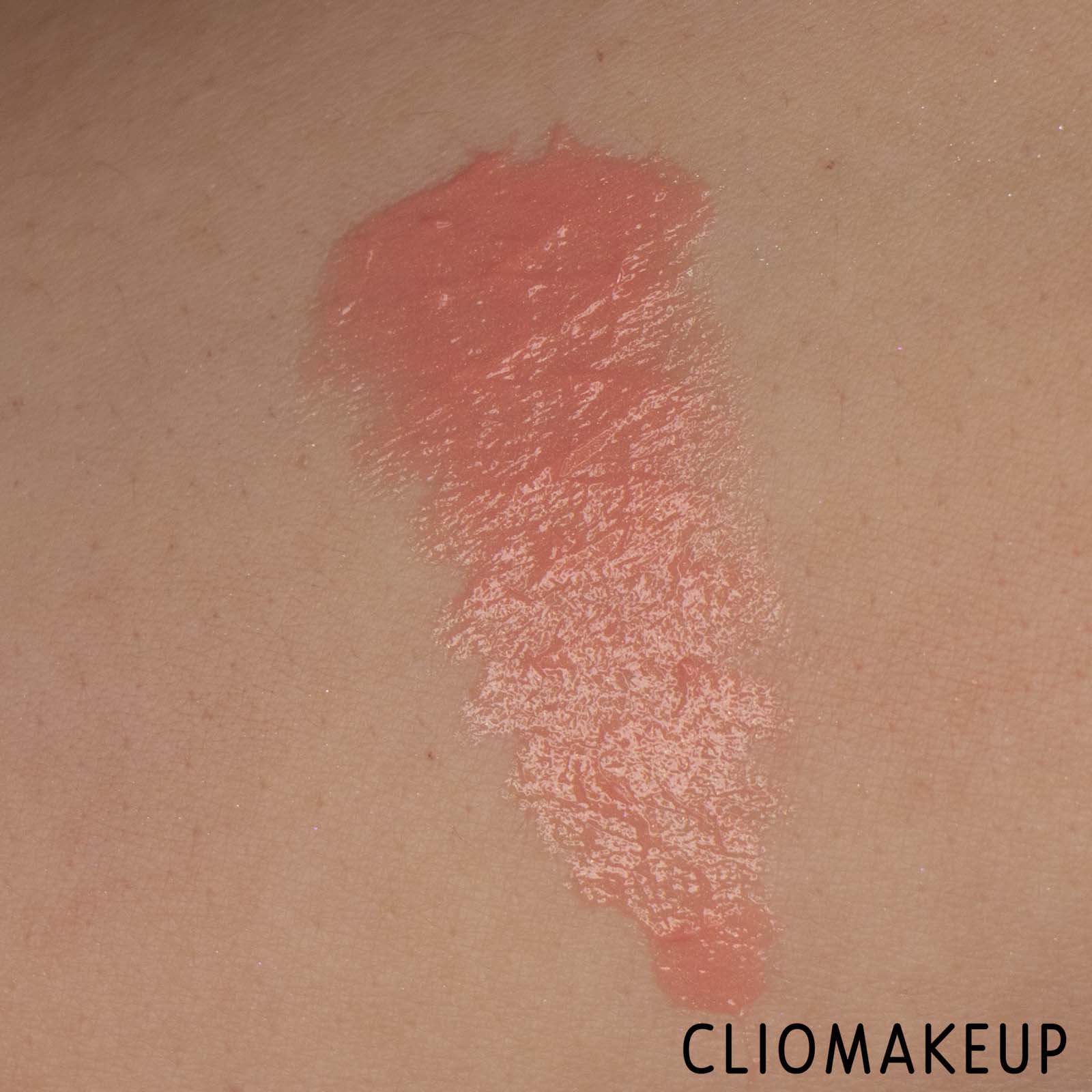 cliomakeup-recensione-gloss-mac-plenting-of-pout-plumping-lip-gloss-7